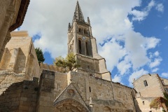 Saint Emilion : clocher de l'église monolithique