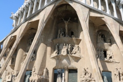 Barcelone - Façade de la passion de la basilique "Sagrada Familia"